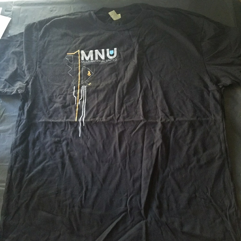 District 9 MNU size XL shirt new